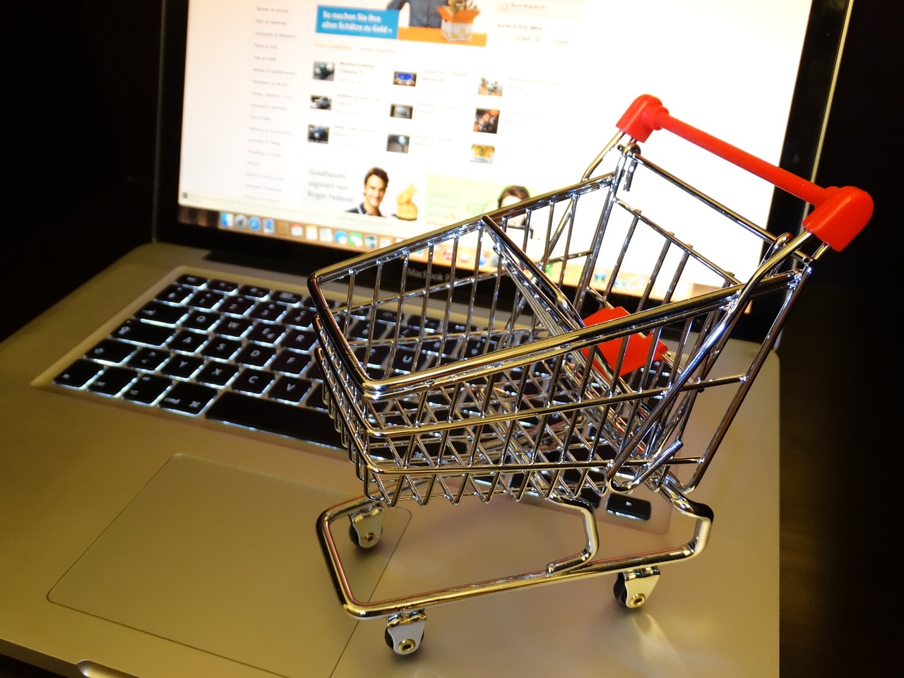 1,3 millioner ulovlige varer fjernet fra én onlineplatform