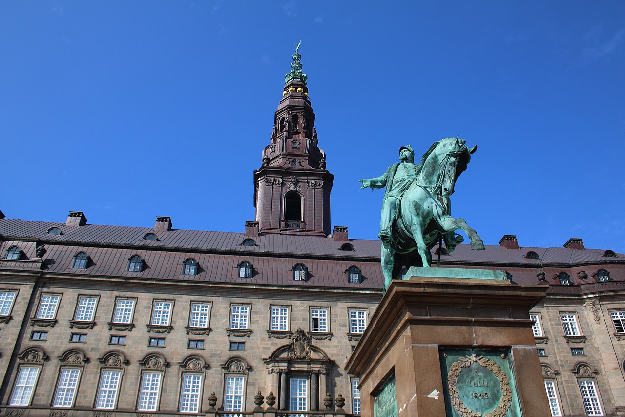 Læs Kong Frederiks X’s tale fra balkonen på Christiansborg