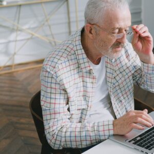 Senior arbejder
