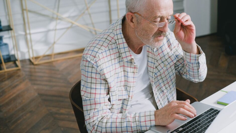Senior arbejder