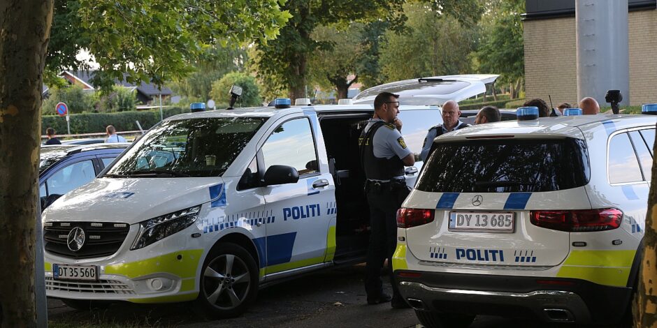 Tre personer ramt af skud – To unge anholdt