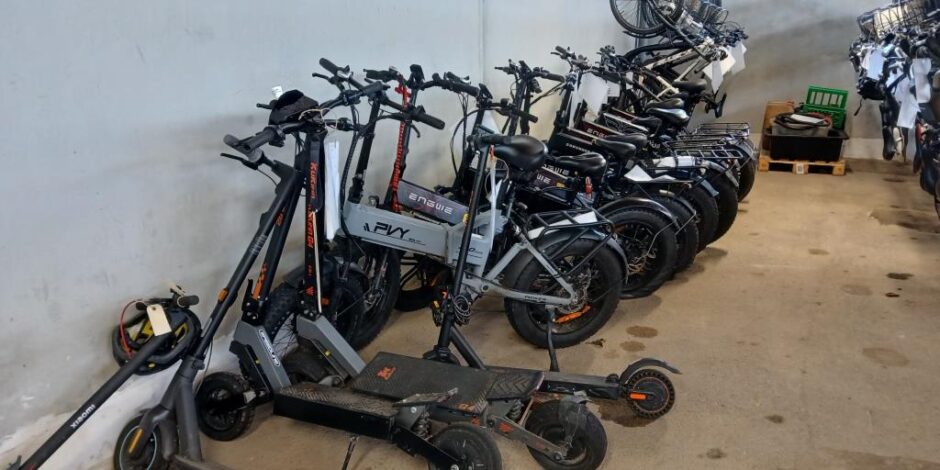 Politiet efter skolekontroller: For mange elcykler og elløbehjul er ulovlige