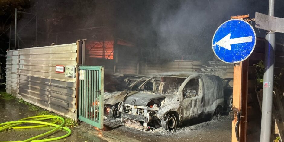 Flere biler i brand