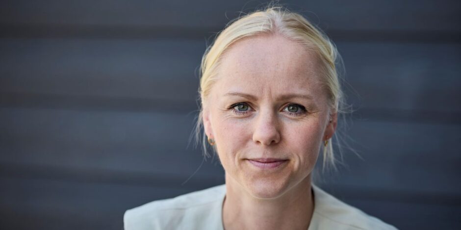Minister træder ud af regeringen